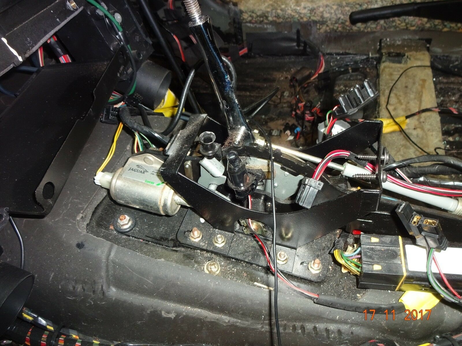 ASTON MARTIN DB7 i6 AUTOMATIC GEAR SELECTOR DB7 i6 GEARBOX SELECTOR P877BPG