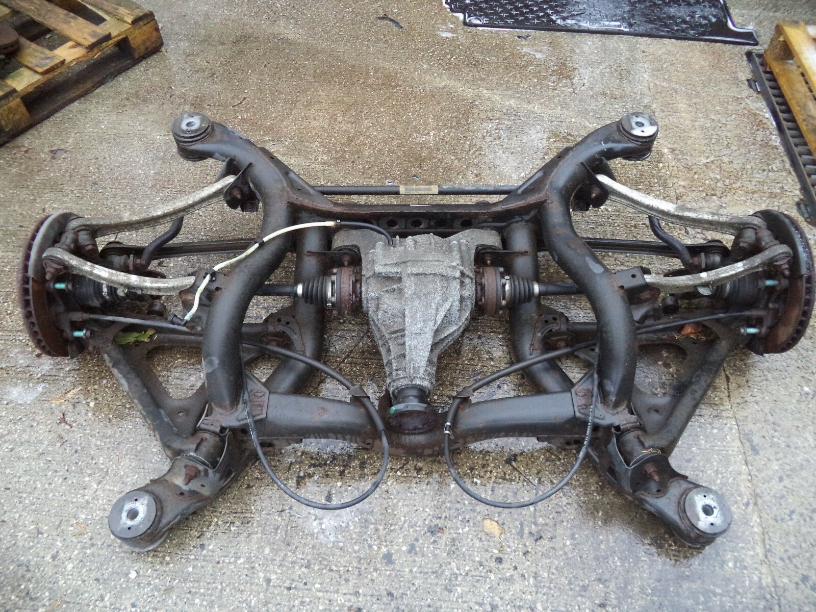PORSCHE CAYENNE 3.2 V6 PETROL REAR SUBFRAME WITH SUSPENSION AND DIFF
