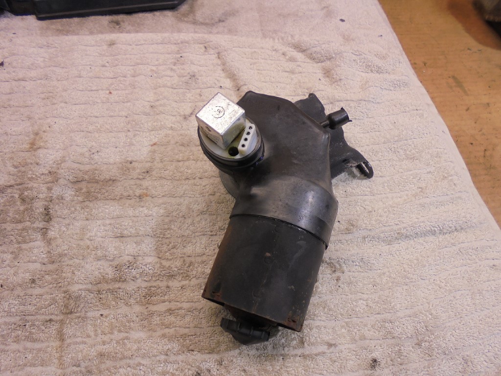 Porsche 944 Headlight Raising Motor 477941379B 944 Headlight Motor