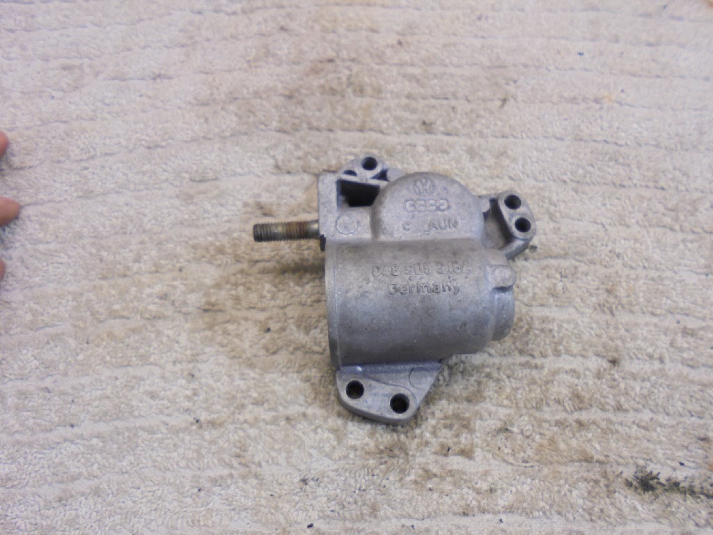 Porsche 924 Ignition Distributor Drive Housing 048905215A 924 Ign Dizzy