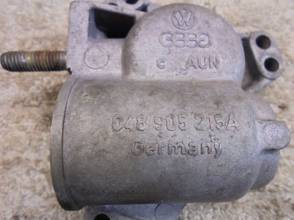 Porsche 924 Ignition Distributor Drive Housing 048905215A 924 Ign Dizzy