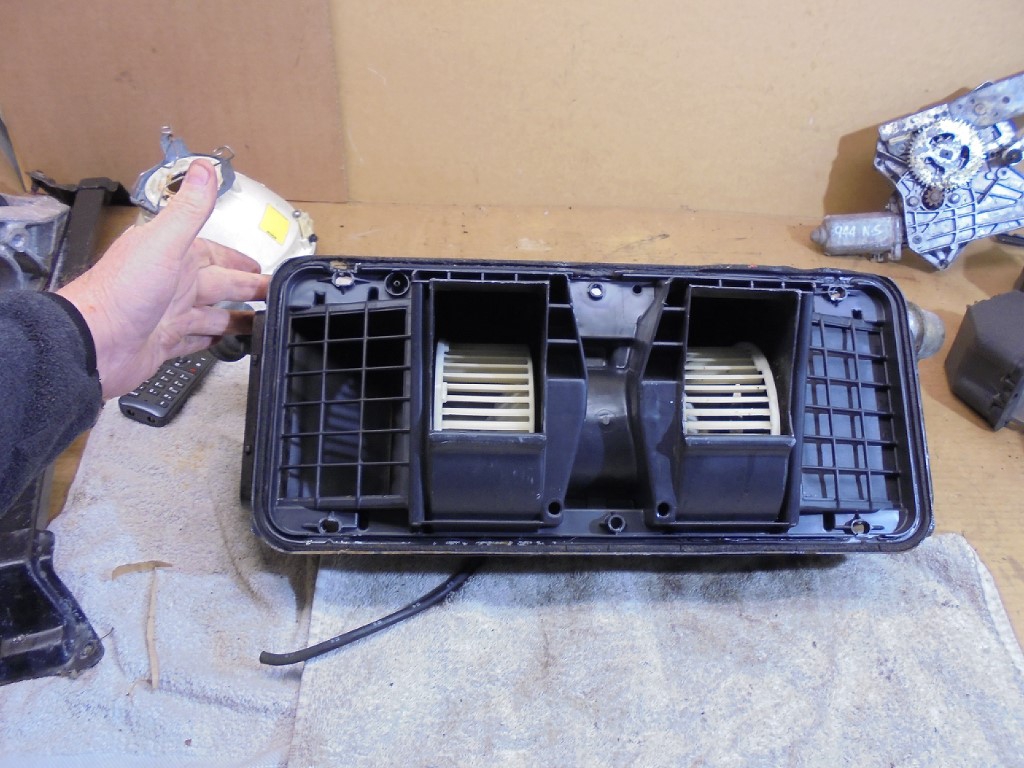 Porsche 944 Heater Motor 94457201500 FOR PARTS 944 Heater Motor