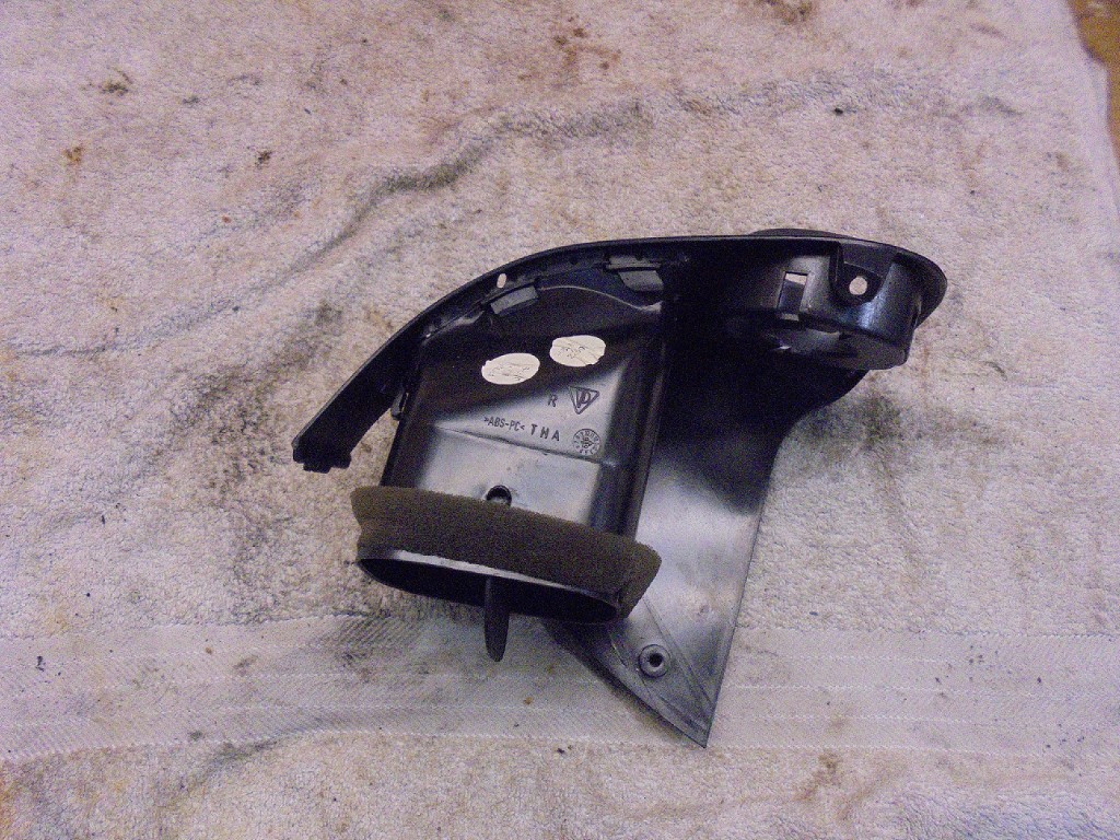 Porsche 986 Left and Right Dash Heater Vents Matched Pair 986 Pair Dash