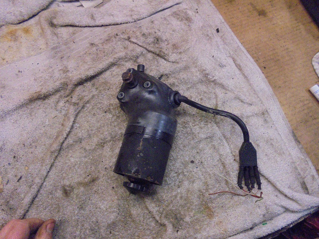 Porsche 928 Headlight Lift Motor 92862402100 928 Headlight Lift Motor 92862402100 Yard SF46