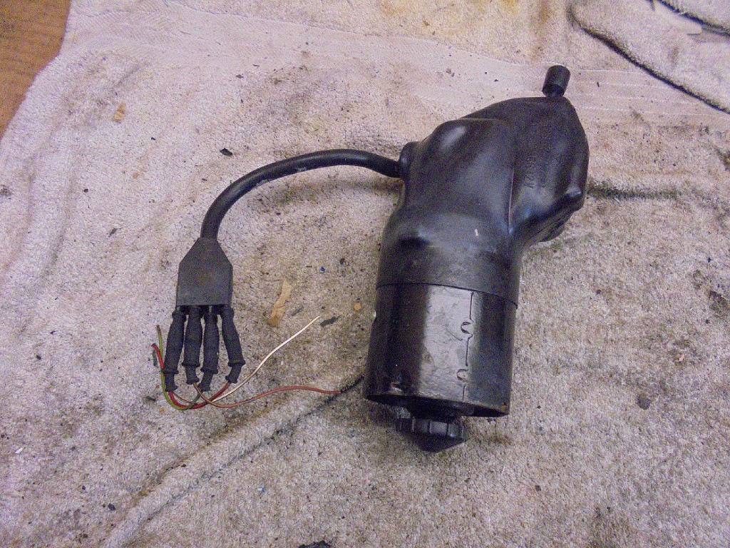 Porsche 928 Headlight Lift Motor 92862402100 928 Headlight Lift Motor 92862402100 Yard SF46