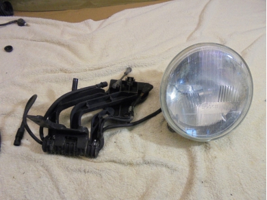 Porsche 968 Right Side Headlight 94463102800 For Parts O/S Yard SF80