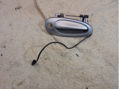 Porsche 986 Boxster Right Side Outer Door Handle 99653706203 in Arctic Silver P836OJW O/S Yard SF82