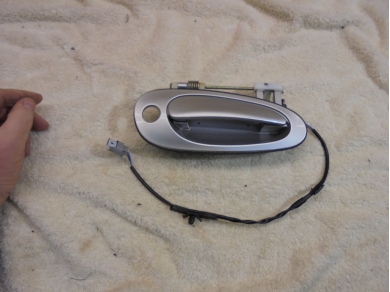 Porsche 986 Boxster Right Side Outer Door Handle 99653706205 in Arctic Silver O/S Yard SF85