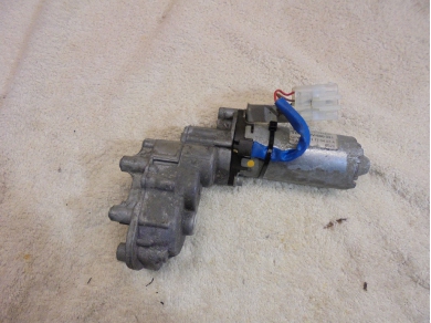 BMW X5 E53 Right Front Seat Rear Height Adjustment Motor 1137401 O/S/F Sub Stn SF20