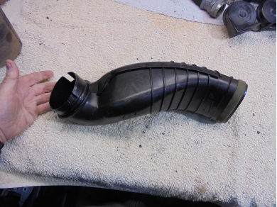 Aston Martin V8 Vantage Roadster 2007 Left Air Intake Pipe 6G339A675HA DAMAGED N/S Yard SF106