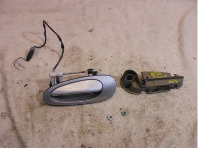 Porsche 986 / 996 Left Outer Door Handle 99653706106 in Silver 986/996 N/S EX Sub SF3 26/3/25