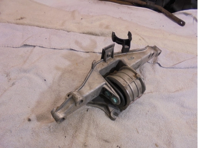 Porsche 986 / 987 Front Engine Mount and Carrier Bracket 98737512304 986/987 Mount/Carrier Bkt Yard SF126
