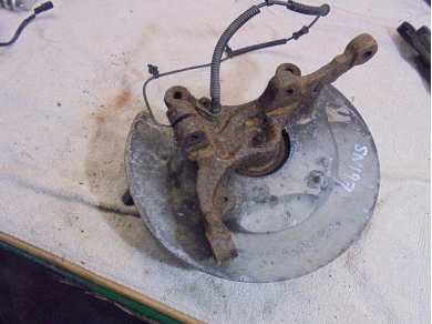 Ford Mustang Mk5 SN197 Left Front Hub and Hub Carrier 5R33-3108 WITH ABS N/S/F Yard SF100