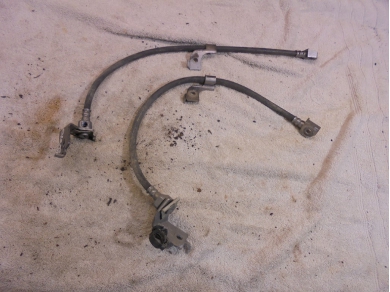 Ford Mustang RHD Mk6 S550 Pair of Rear Brake Pipes FOR PARTS Yard SF40