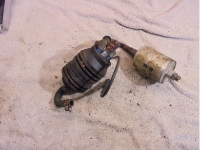 Porsche 944 Fuel Pump 94435639100 Yard SF105