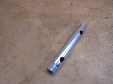 Porsche 924 / 944 / 968 KLEIN Wheel Nut Wrench 17mm-19mm 924/944/968 Yard SF19
