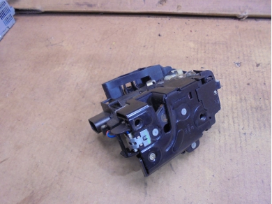 Porsche 986 / 996 Right Door Lock 9 Pin 8N2837016B 986/996 O/S Yard SF23