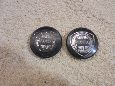 Lancia Fiat Alloy Wheel Centre Caps B255 Yard SF40