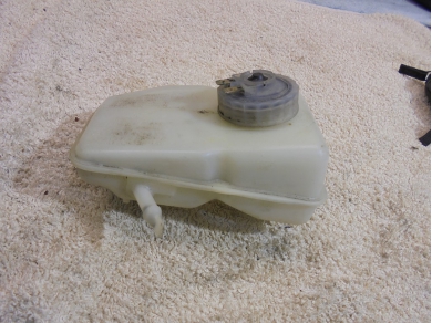 Porsche 944 / 968 Brake Reservoir 95135530302 944/968 Yard SF77