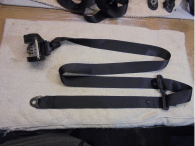 Porsche 996 Coupe Right Rear Inertia Seat Belt 99680303602 O/S/R Yard SF4