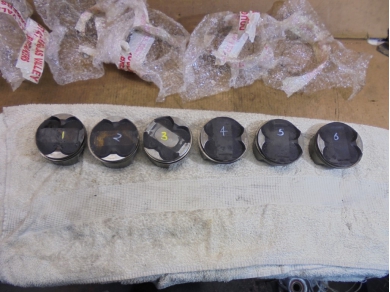 Porsche 996 Turbo / GT2 Set of 6 MAHLE Pistons Turbo/GT2 Yard SF28