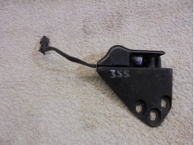 Ferrari F355 Spider Right Roof Striker Plate 63682700 Yard SF32