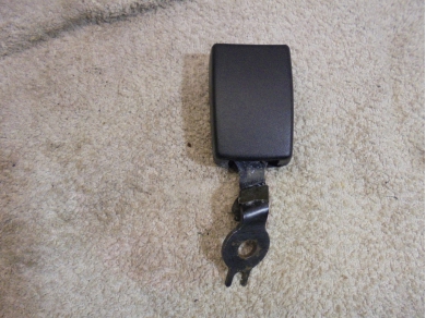 Porsche 996 Coupe Left Rear Seat Belt Buckle 99680316500 N/S/R Yard SF24