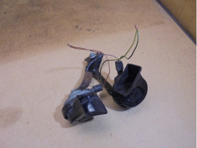 Porsche 986 / 996 2 Tone Horn Set 012212903 / 012222903 986/996 EX Sub Shelf E Box