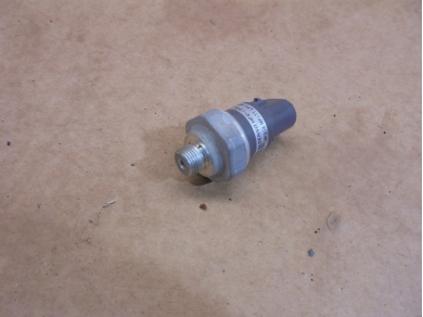 Porsche 986 / 996 AC Pressure Switch 96461313701 986/996 Yard SF68