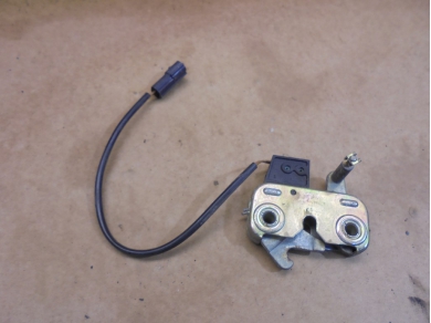 Porsche 996 Engine Cover / Boot Lock 99651205302 (Long) EX Sub SF34