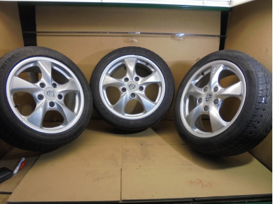Porsche 986 Front Twist Alloy Wheel 98636212401 7J x 17 ET 55 Peg 18