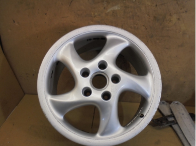 Porsche 986 Rear Turbo Twist 9J x 52 x 18 Alloy Wheel 99336213801 Peg 49