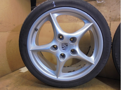 Porsche 986 / 996 Front 7.5J x 50 x 18 BORBET Alloy Wheel 99636213405 986/996 Peg 15