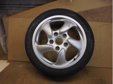 Porsche 986 Front 17 Inch Alloy Wheel 98636212400 DAMAGED 7Jx17 ET55 Peg 85