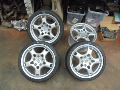 Porsche 997 Set of 4 Lobster Claw 19 Inch Alloy Wheels 99736215600 / 99736216201 Peg 103