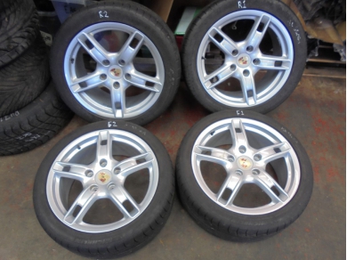 Porsche 987 / Cayman S Set of 4 18 Inch Alloy Wheels 98736213800 / 98736213600 987/Cay Peg 109