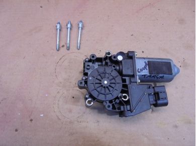 Porsche 996 Coupe / Targa Left Door Window Motor Coupe/Targa N/S Yard SF60
