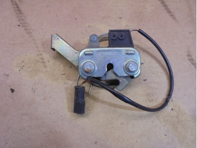 Porsche 996 Engine Cover / Boot Lock 99651205302 Yard SF106