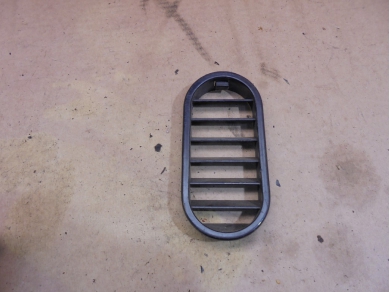 Porsche 944 B Pillar Vent 477819175 Yard SF68