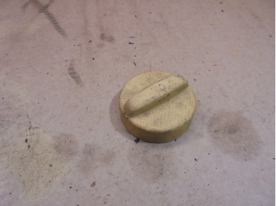 Porsche 986 / 996 Engine Oil Filler Cap 99610735052 986/996 Eng Yard SF68