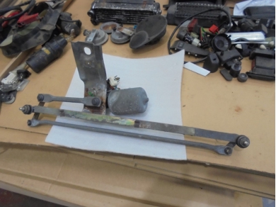 Porsche RHD 944 Windscreen Wiper Linkage and Motor 477955113 Rack & Yard SF114