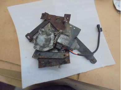 Aston Martin DB7 Volante Right Rear Quarter Window Motor and Regulator 0130821320 O/S/R 1/4 Reg Yard SF128