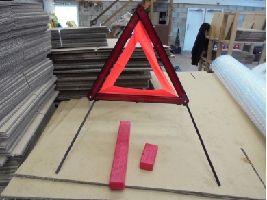 Porsche 996 / 987 / 997 Warning Triangle 00072272205 996/987/997 Yard SF114