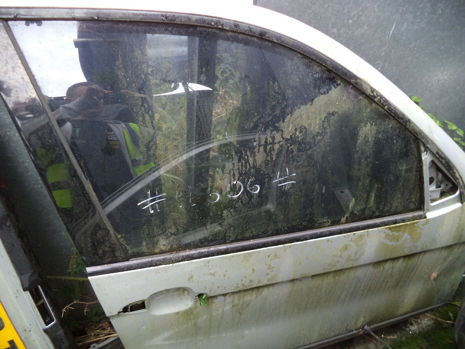 BMW X5 E53 - SPARES OR REPAIR DRIVERS FRONT RIGHT DOOR - #13 MATT