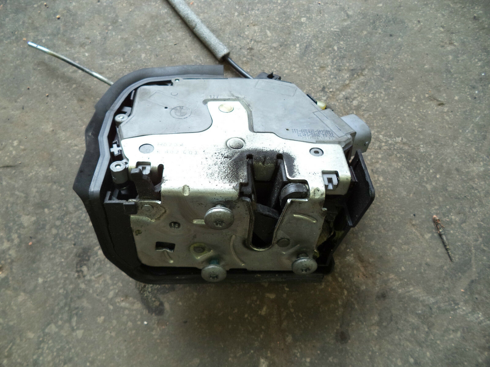 BMW X5 E53 NS REAR PASSENGER SIDE REAR LEFT DOOR LOCK CATCH MECHANISM