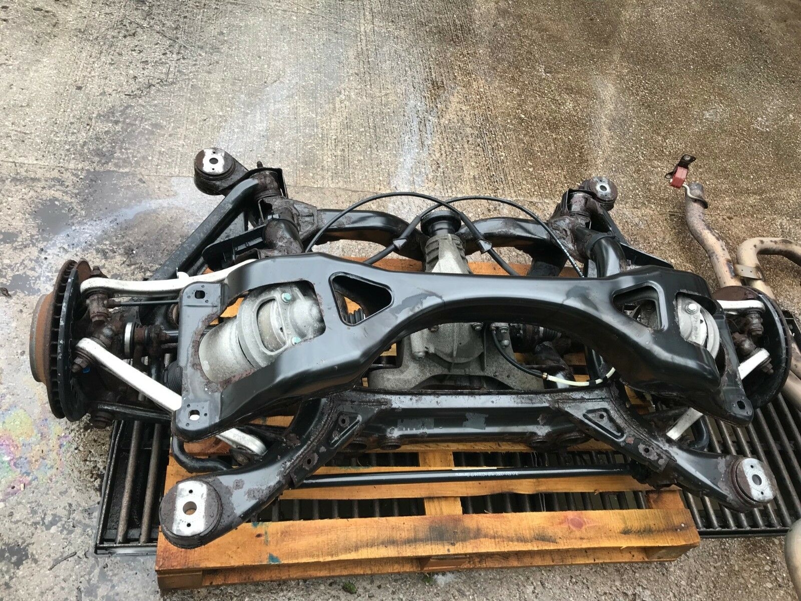 PORSCHE CAYENNE 4.5 V8 PETROL REAR SUBFRAME WITH SUSPENSION AND DIFF