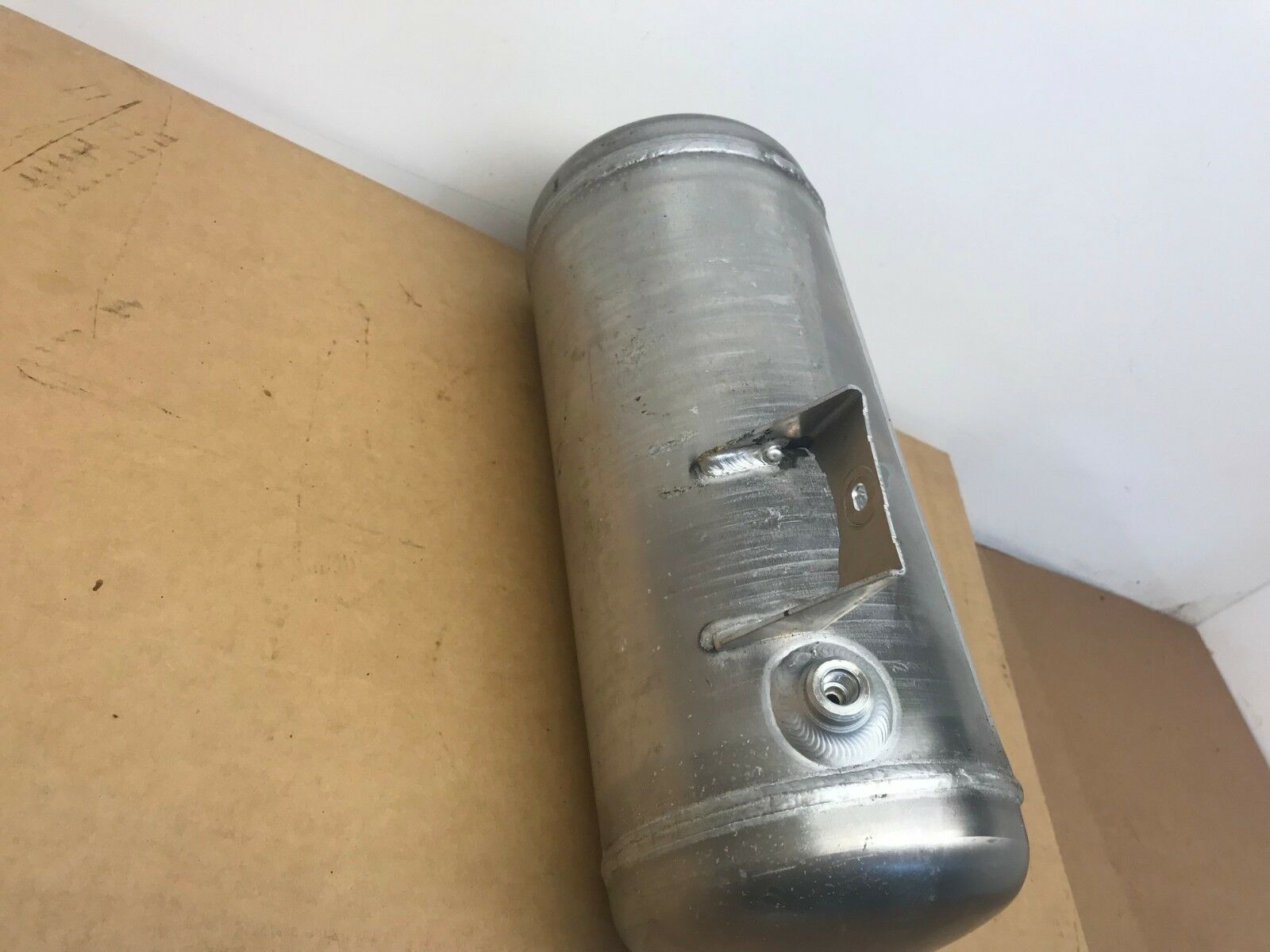 PORSCHE CAYENNE 955 TURBO 4.5 V8 AIR SUSPENSION TANK CONTAINER