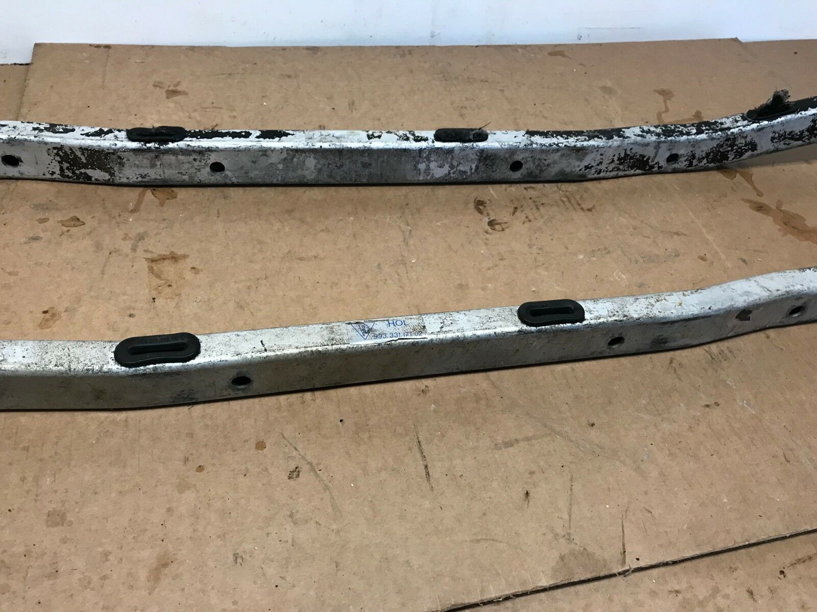 PORSCHE 993 REAR SUSPENSION CROSS MEMBER 99333117102 EAS090119