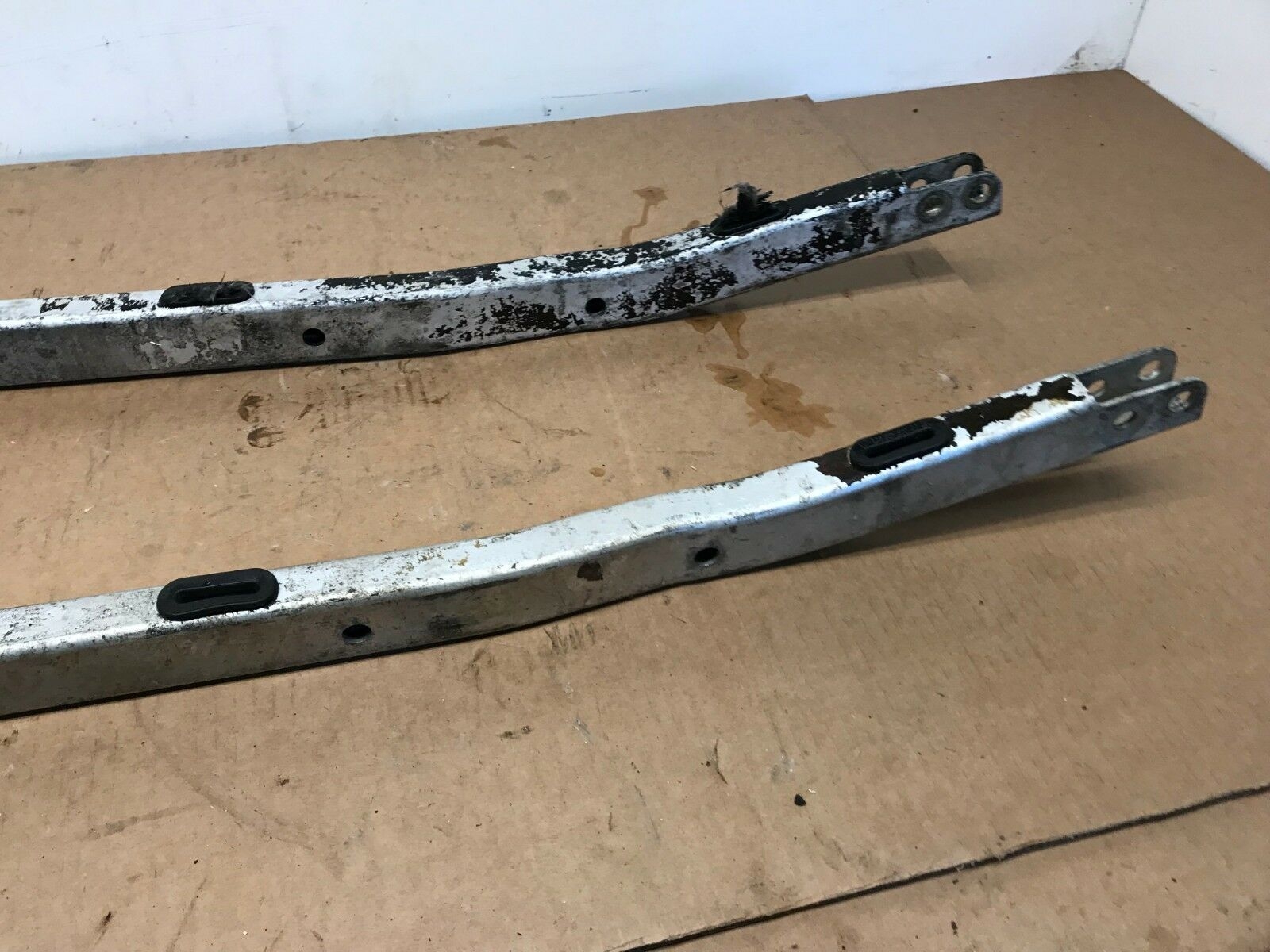 PORSCHE 993 REAR SUSPENSION CROSS MEMBER 99333117102 EAS090119