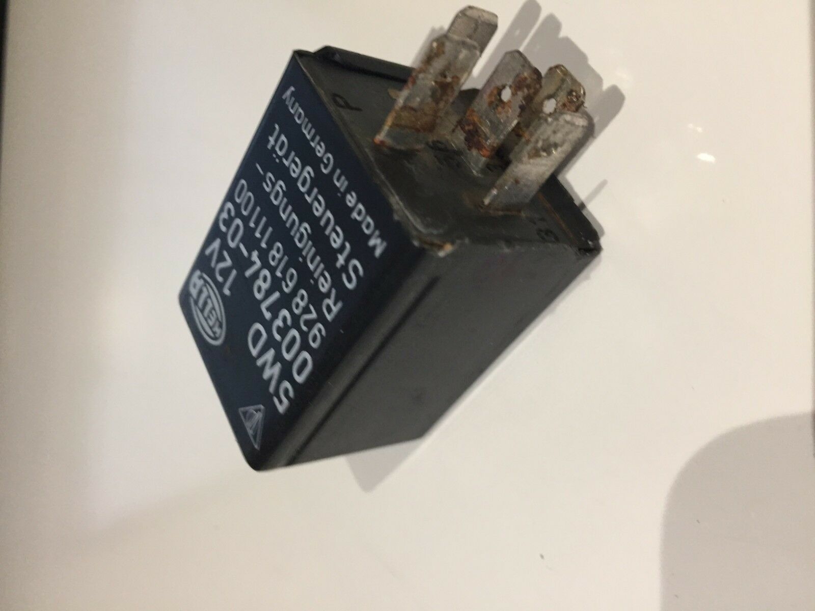 Porsche 964 Headlight Washer Relay 928.618.111.00